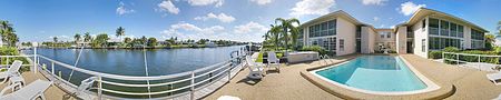 Immobilien Location AND Beauty! Direct Access first floor condo in Cape Coral