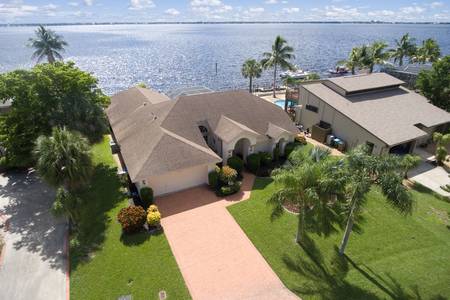 Slideshow of vacation rental property BREATH TAKING RIVER FRONT in Cape Coral