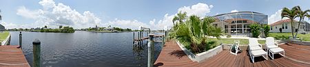 Villa Butterfly – on a big canal plot with a kayak for 2 persons