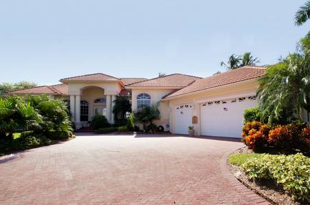 Slideshow of vacation rental property Gulf Habour Yacht & Country Club in Ft. Myers