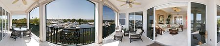 Immobilien This second floor condo overlooks the marina in Ft. Myers
